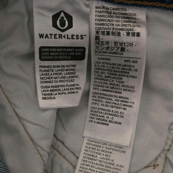 Levi's 501 Demin Shorts Button Fly Ladies W32 - Picture 8 of 9